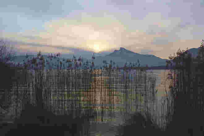 Kalter Tagesanbruch am See