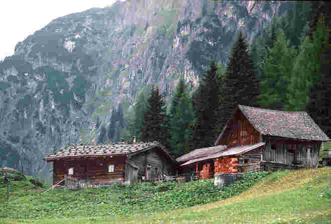 Einsame Almhütten