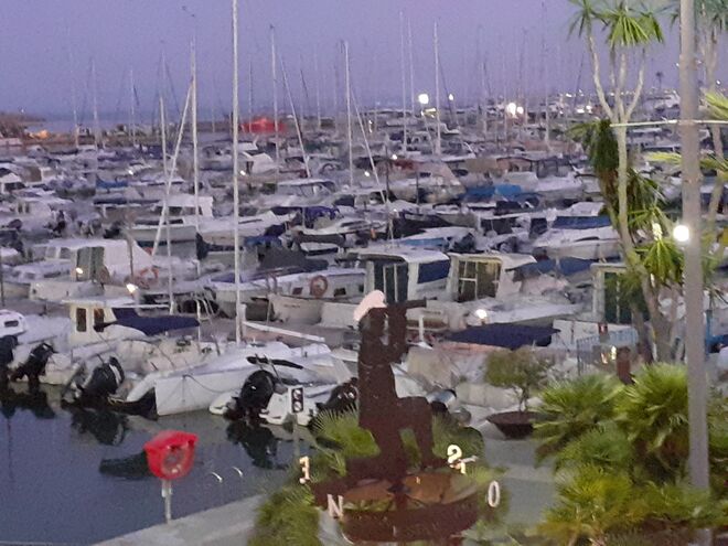 Schiffsgewurrel mit Seemann