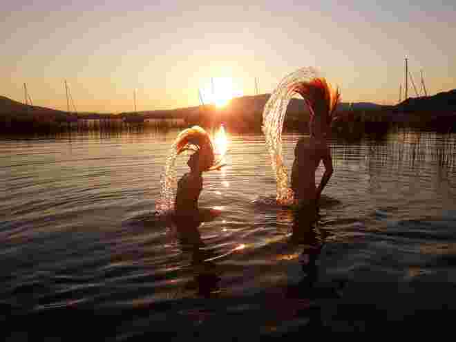 Abends am See