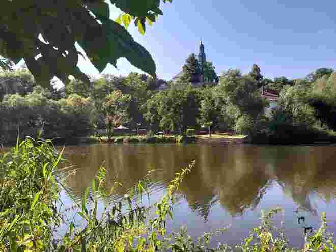 Die Lahn: idyllischer Fluss (1)
