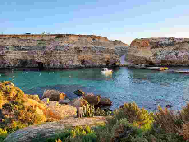 Sonnenuntergang an der Küste von Malta 
