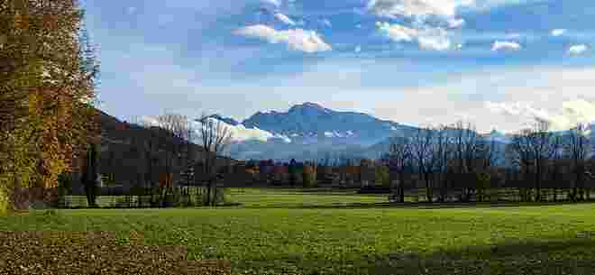 Der Winter schaut herab ins Tal