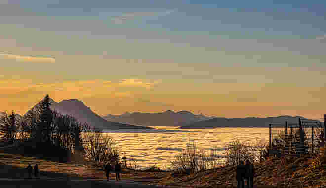 Oben Sonne, unten Nebel 