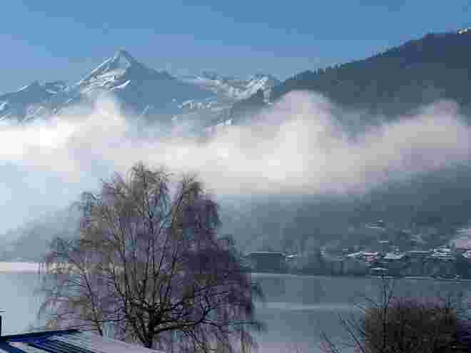 Die Nebel steigen auf überm See
