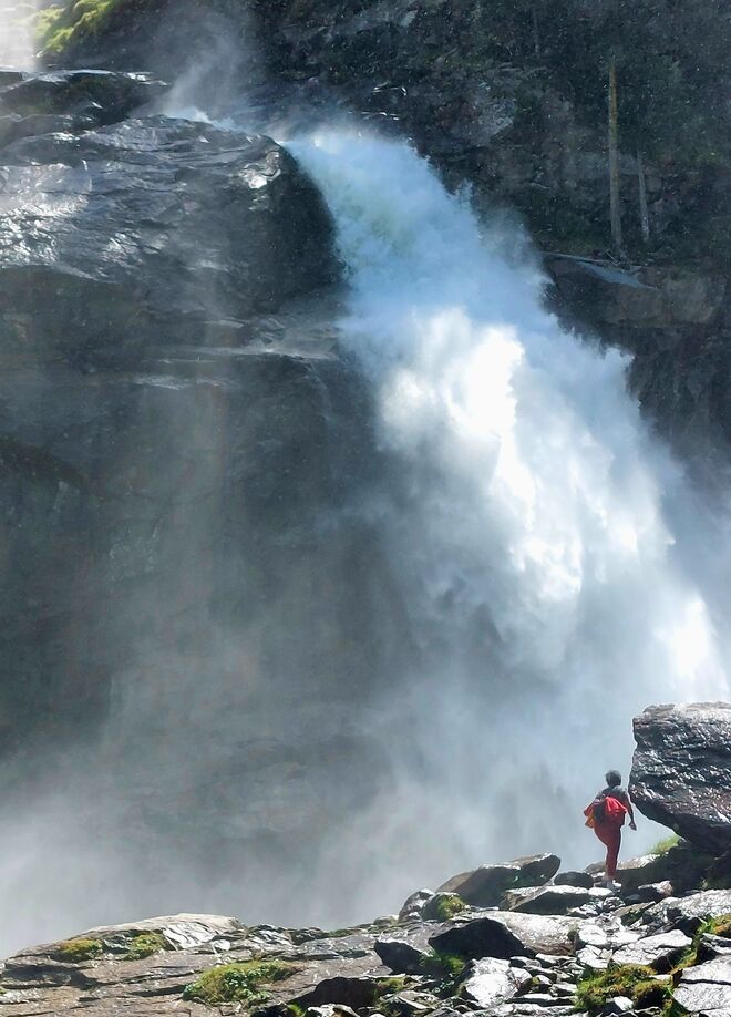 Der kleine Mensch und die Natur