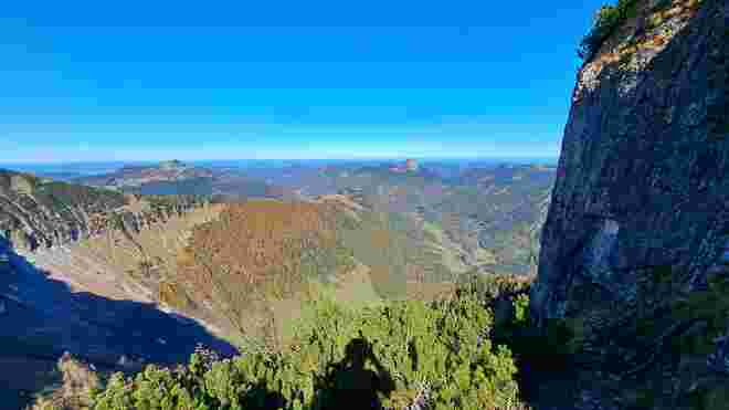 Weiter Blick in das herbstfarbene Land 