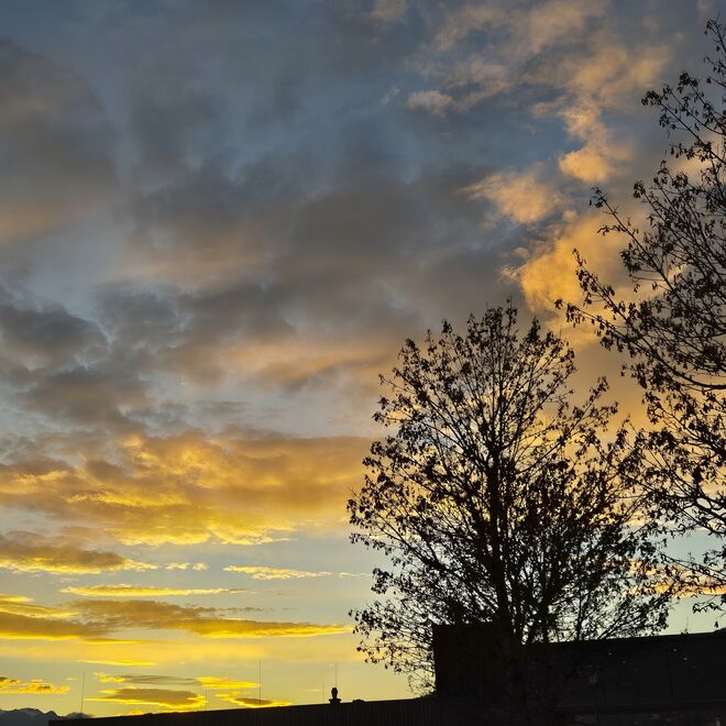 Goldener Herbstabend über St.Veit 