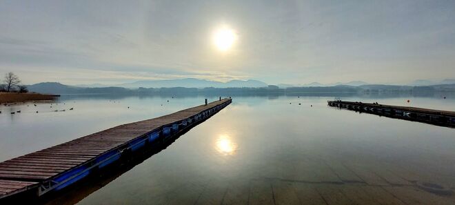 Wintersonne im Seespiegel