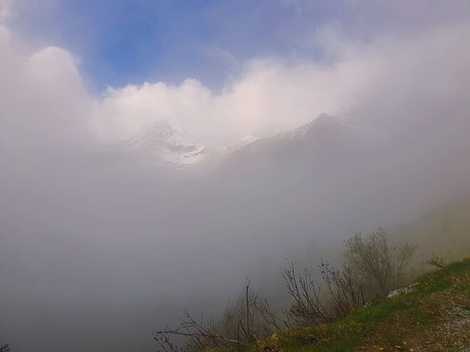 Der Nebel überwiegt noch -erste Lücken