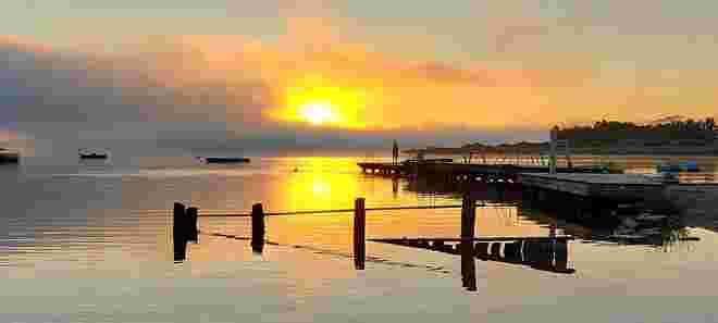 Sonnenaufgang am See