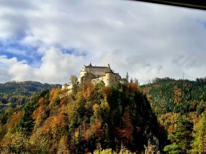 Burg Hohenwerfen im Herbst 