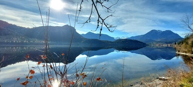 Herbstsonne im Seespiegel