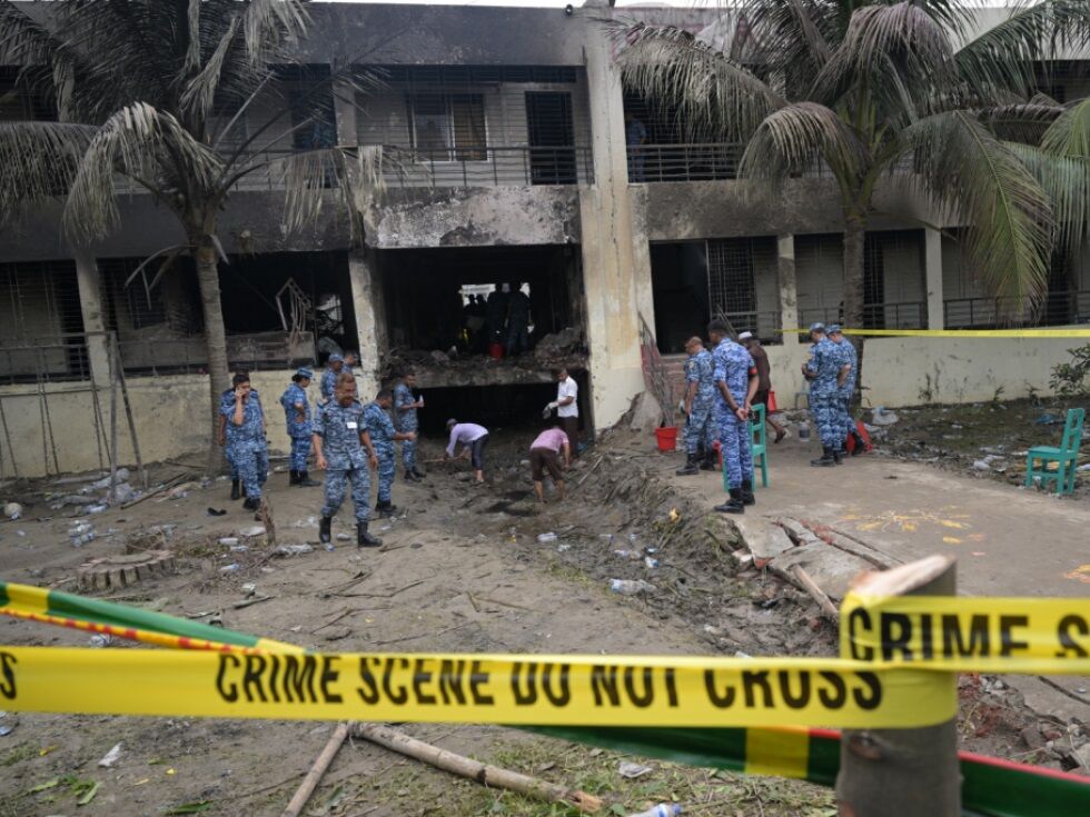 27 Tote nach Flugzeugabsturz in Bangladesch