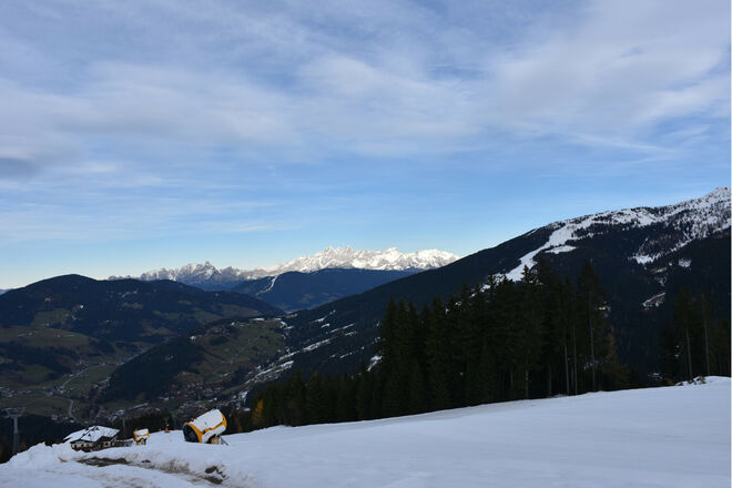 Eingeschneite Schneekanone