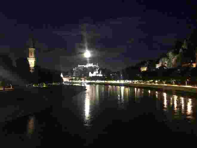 Mond über der Festung