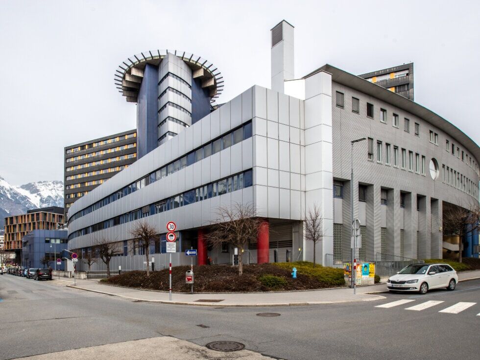 67-Jähriger stirbt nach Sturz in Tiroler Bachbett im Spital