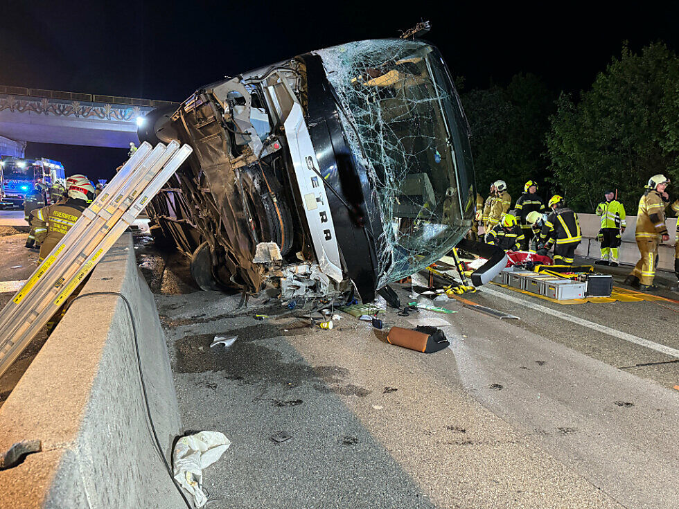Nach Busunglück bei Thalgau mit einem Toten und neun Verletzten: Lenker muss vor das Strafgericht