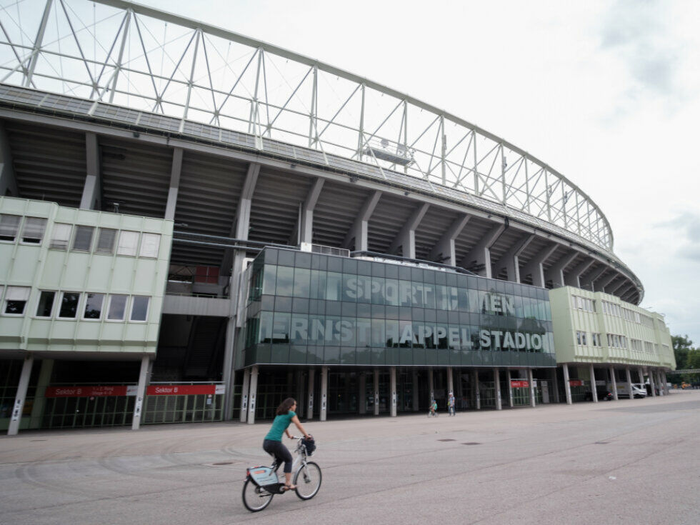 Na Dunaju obsojena partnerica preprečenega Swiftovega atentatorja