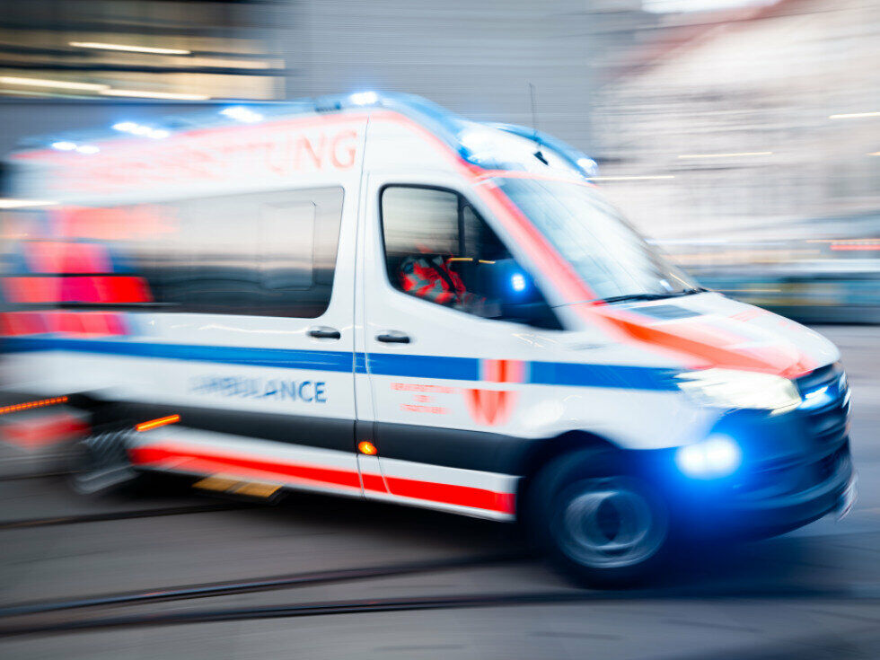 Böller gezündet: Bub (11) in Wien schwer verletzt