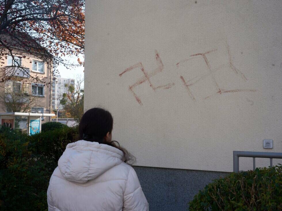 Blutige Hakenkreuze in Hanau