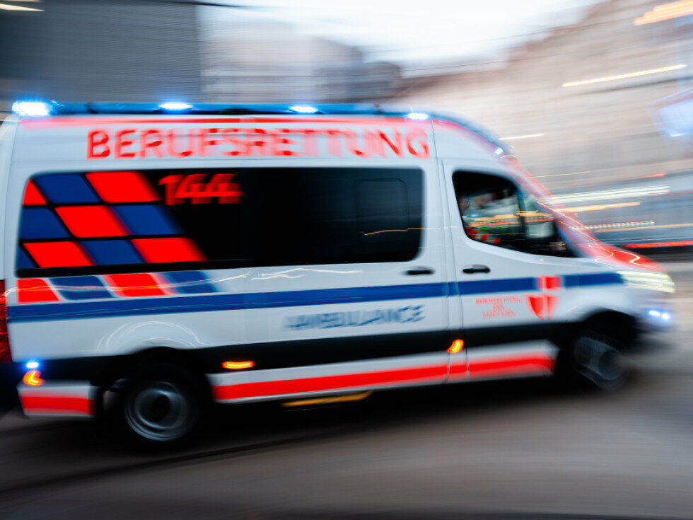 Pkw stürzt in Vorarlberg über Böschung ab - zwei Verletzte