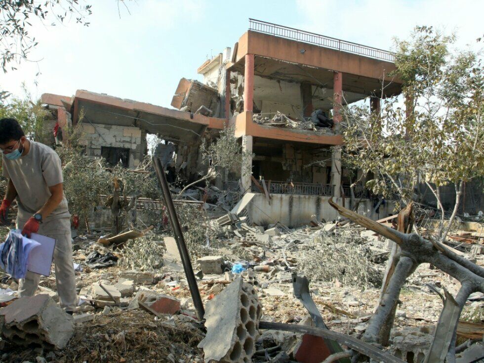 Izraelski zračni napadi v Libanonu zahtevali smrtni žrtvi in ranjene