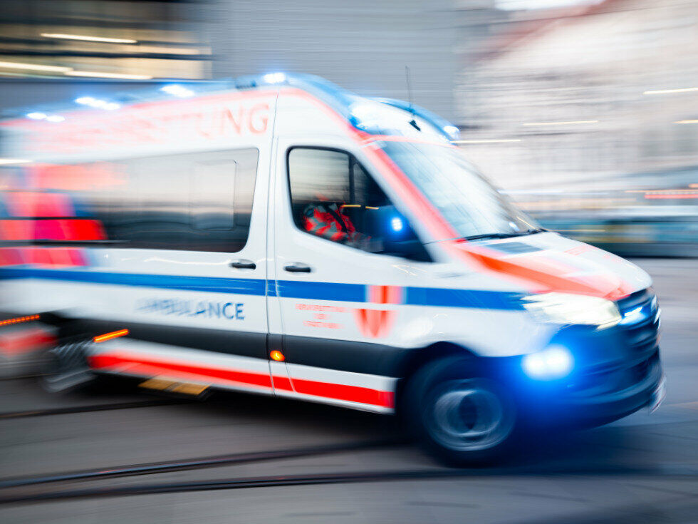 Bub (15) bei Böller-Unfall in St. Pölten an Hand verletzt