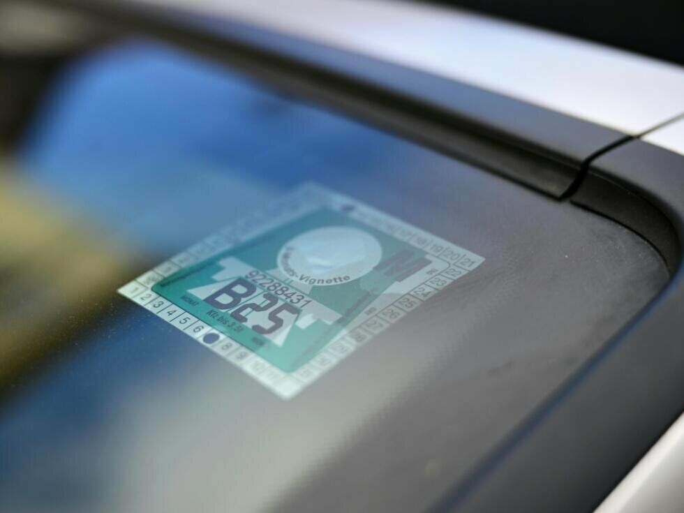 Nationalrat tagt zum Aus der Klebevignette