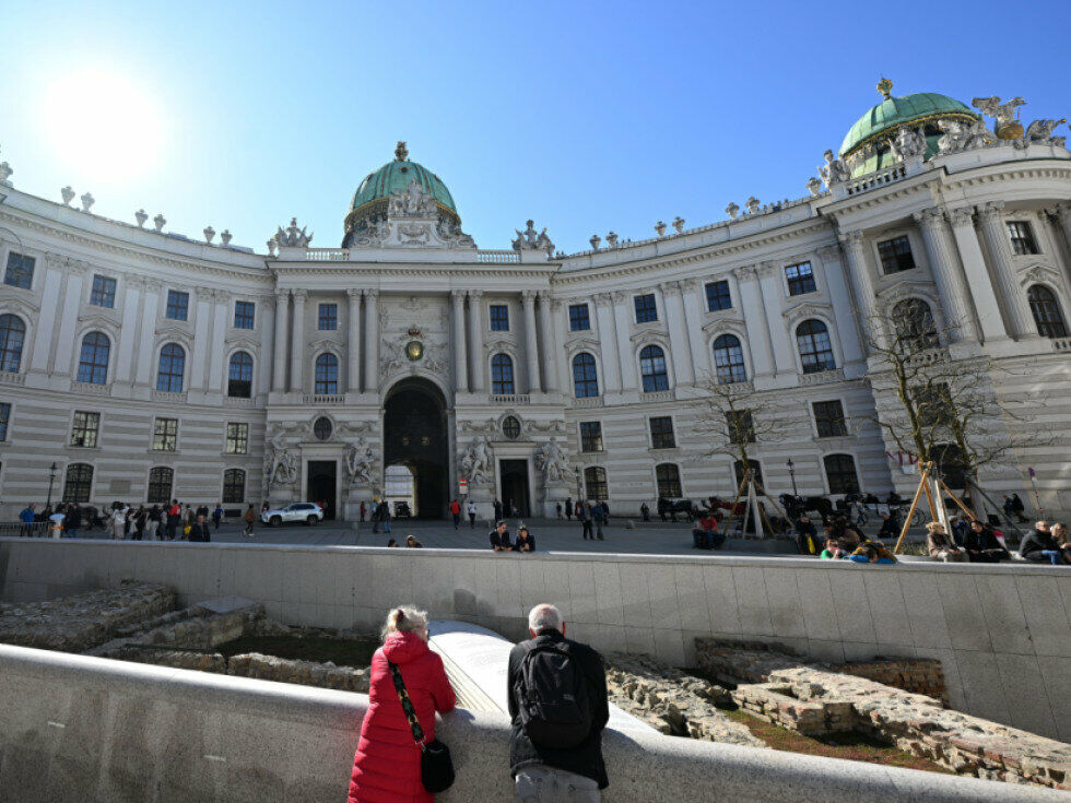 Mann in Ausgrabungsstätte am Wiener Michaelerplatz gestürzt