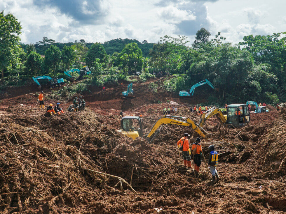18 Tote und viele Vermisste nach Erdrutschen in Indonesien
