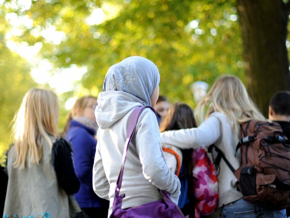 V Avstriji bo prepoved nošenja rut za otroke začela veljati s šolskim letom 2026/27, pred tem faza osveščanja