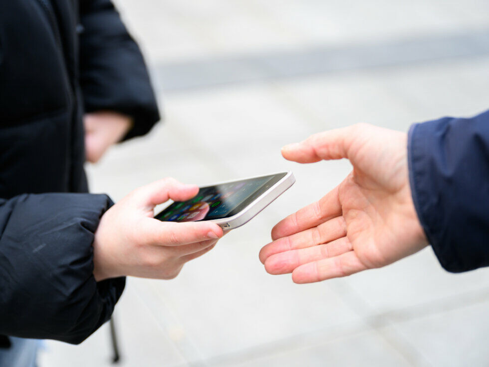 Gutes Zeugnis für Handyverbot an Kärntner Schulen