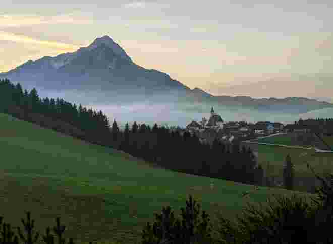 . . .  wandernder Abendnebel 