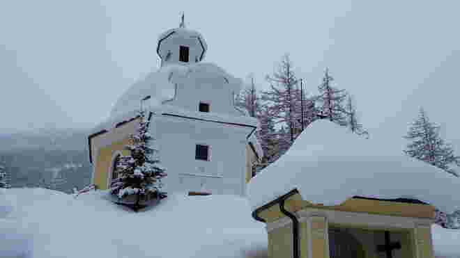 Böckstein Kirche im tiefen Schnee