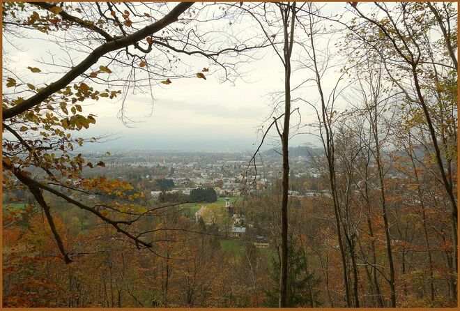 . . . über die südliche Stadt bis zur Festung . . . 