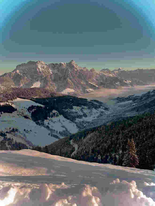 Ski-Traum über dem Nebelmeer
