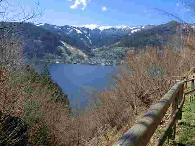 Höhenpromenade Wanderweg über dem Zellersee