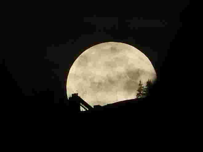 Mond-Schatten- Spiele