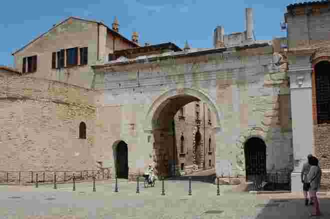 Arco d'Augusto