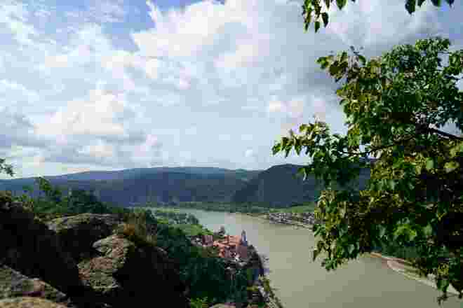 Blick vom Vogelbergsteig auf Dürnstein