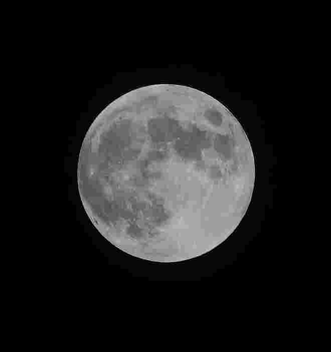 Vollmond über Hof bei Salzburg....