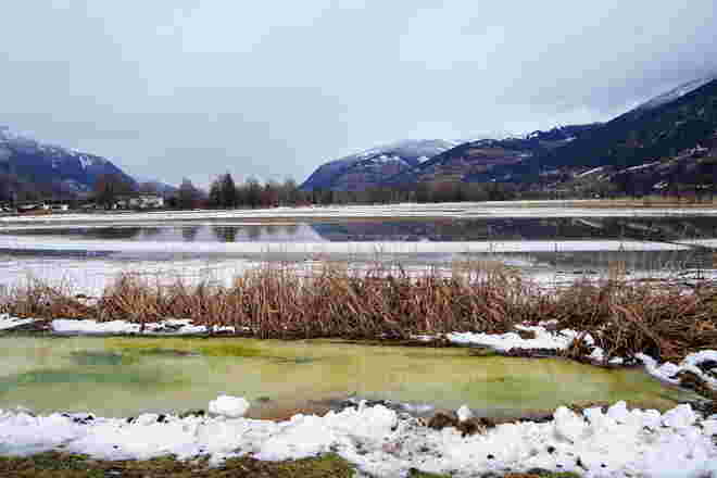 Die Loipen sind im Regenwasser "ertrunken"
