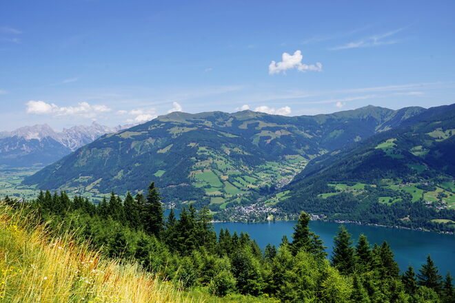 Ein schöner Blick über den Zeller See nach Thumersbach