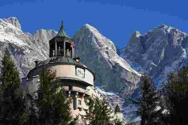 Mächtigen Bergkulisse um die Burg Werfen