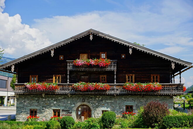 Schöne Heimat: das blumengeschmückte Klausnerhaus in Hollersbach