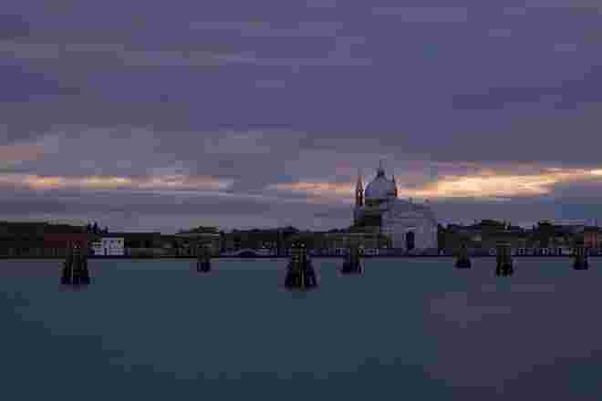 Dunkle Wolken über Venedig