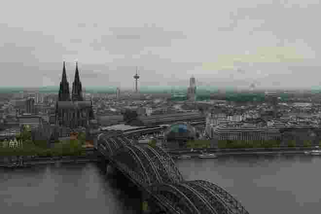 Blick auf den Kölner Dom und Hohenzollernbrücke