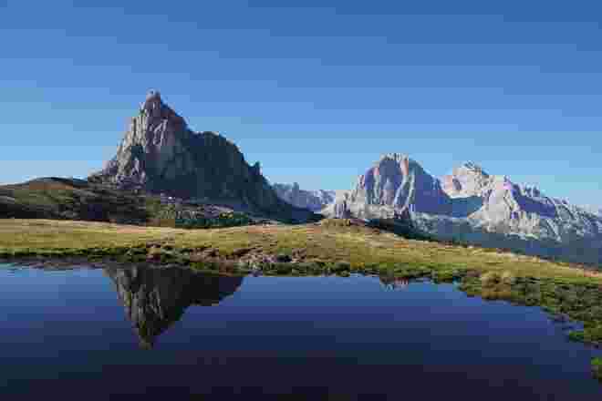 Spiegelung in den Dolomiten