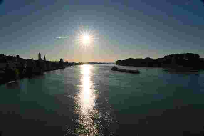 Früh am Morgen an der Donau